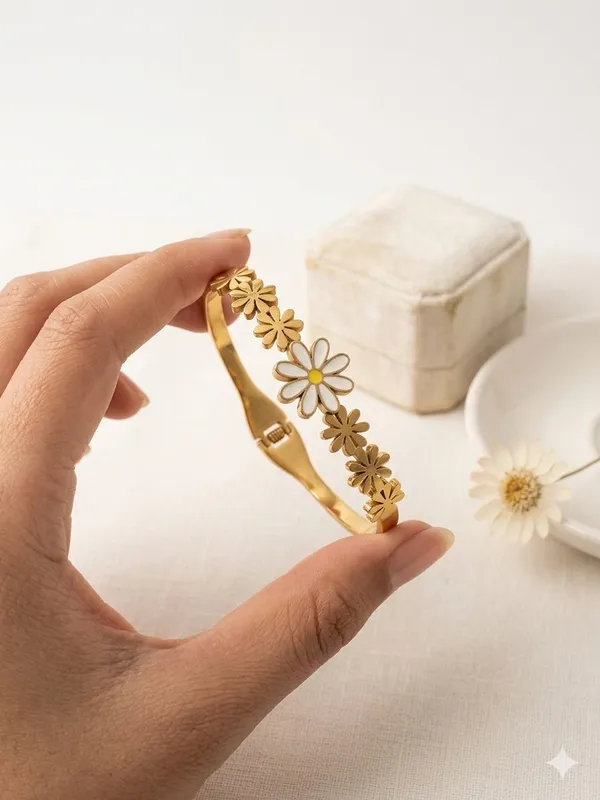 Gold-Toned_Daisy_Flower_Bracelet_for_Women
