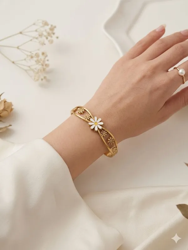 Gold-Toned_Daisy_Flower_Bracelet_for_Women