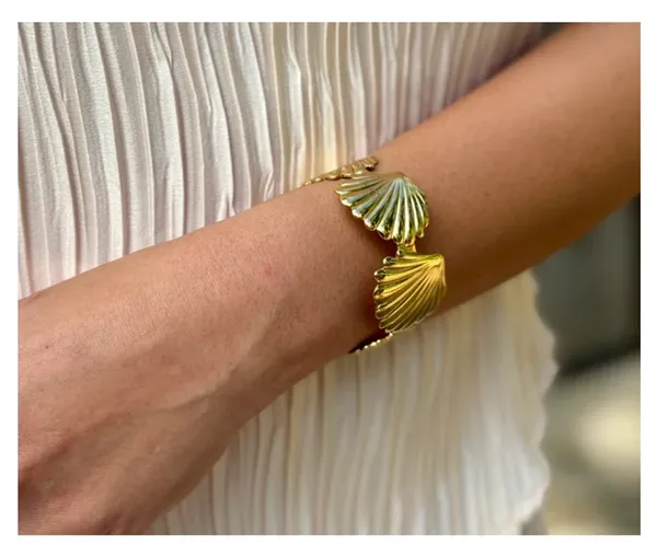Golden_Whisper_Layered_Cuff_Bracelet