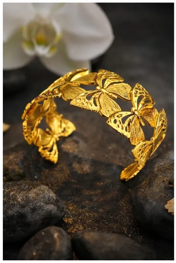 Golden_Whisper_Layered_Cuff_Bracelet