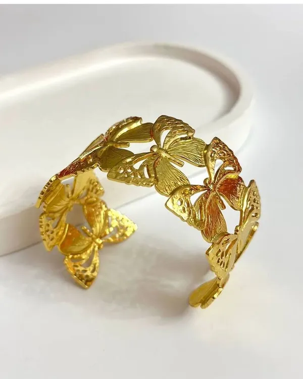 Golden_Whisper_Layered_Cuff_Bracelet