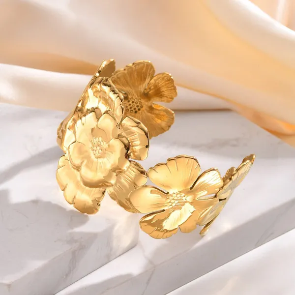 Golden_Whisper_Layered_Cuff_Bracelet