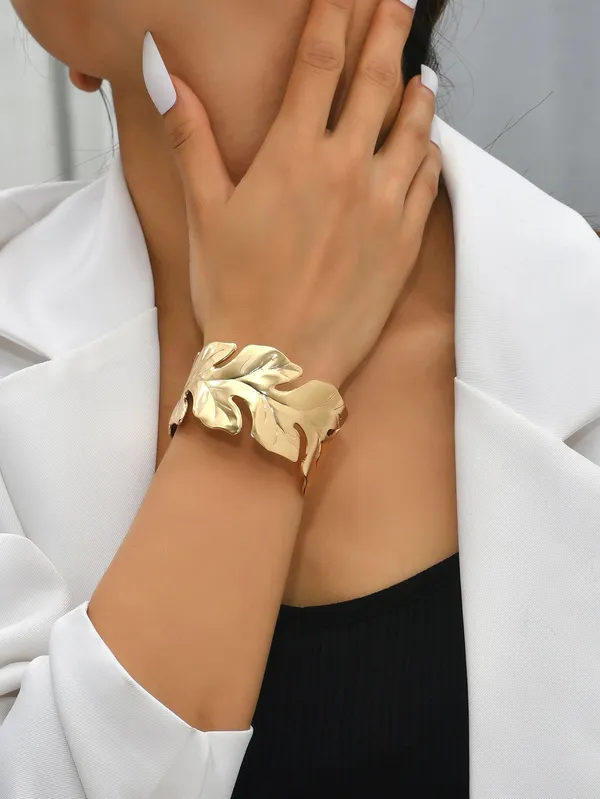 Golden_Whisper_Layered_Cuff_Bracelet