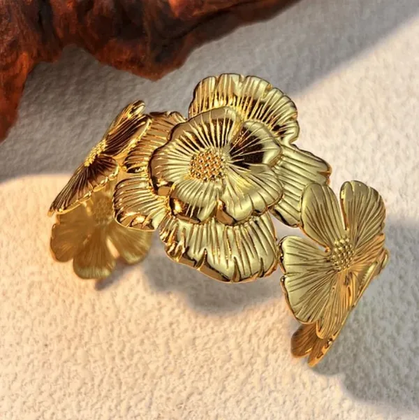 Golden_Whisper_Layered_Cuff_Bracelet
