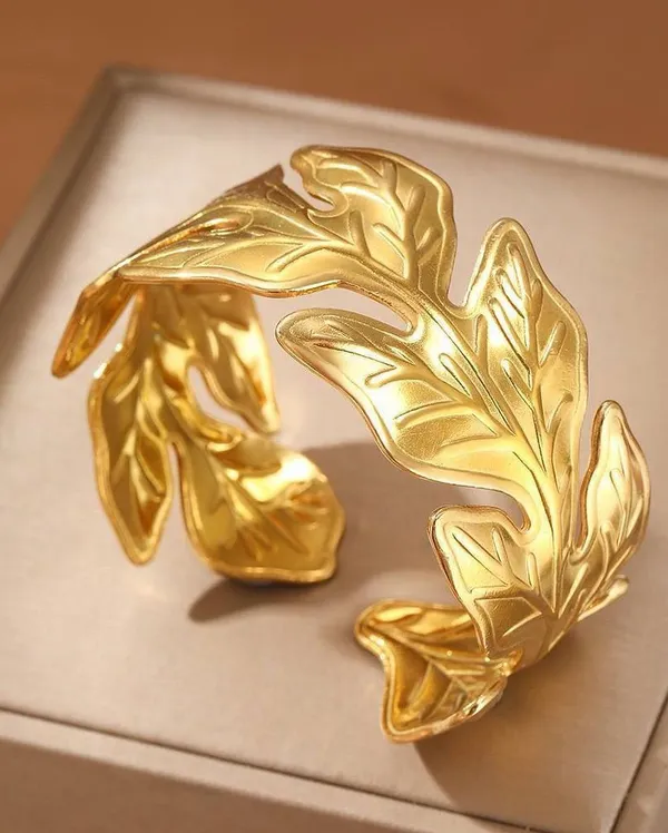 Golden_Whisper_Layered_Cuff_Bracelet