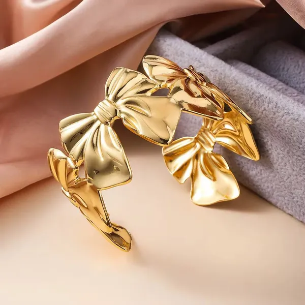 Golden_Whisper_Layered_Cuff_Bracelet