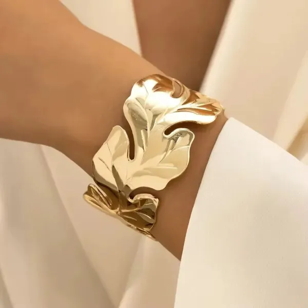 Golden_Whisper_Layered_Cuff_Bracelet