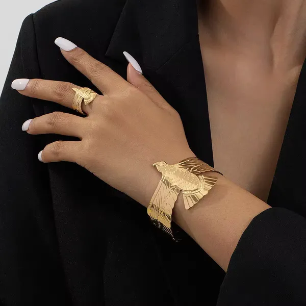 Golden_Whisper_Layered_Cuff_Bracelet