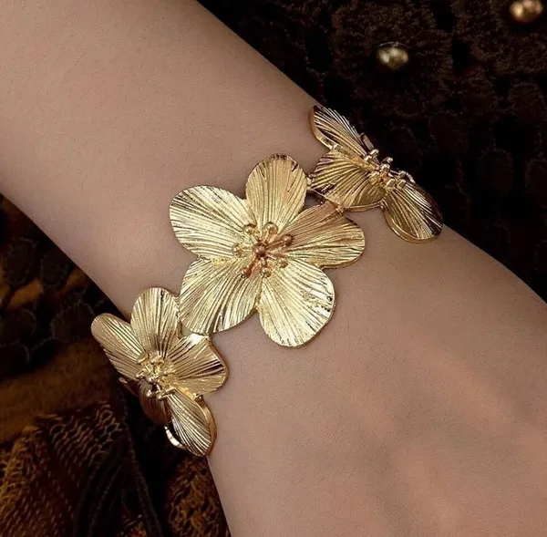 Golden_Whisper_Layered_Cuff_Bracelet