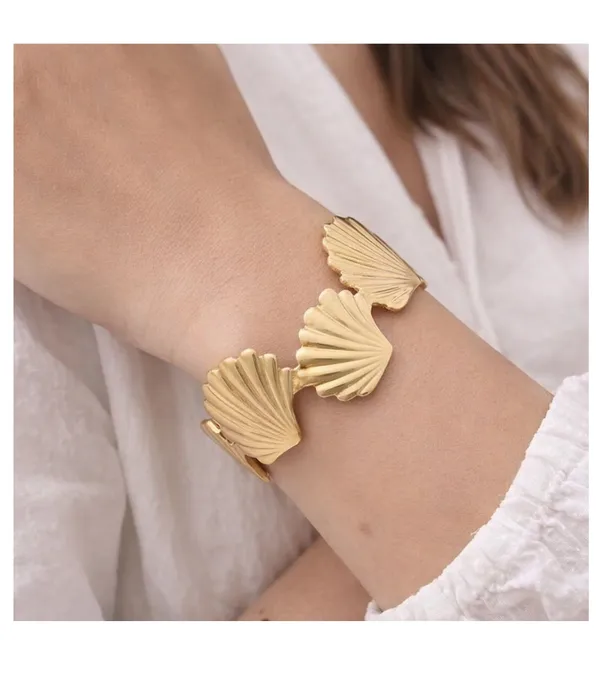 Golden_Whisper_Layered_Cuff_Bracelet