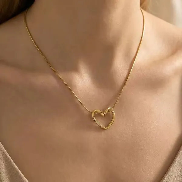Eternal_Outline_Heart_Pendant