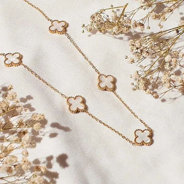 Midnight_Clove_Charm_Necklace