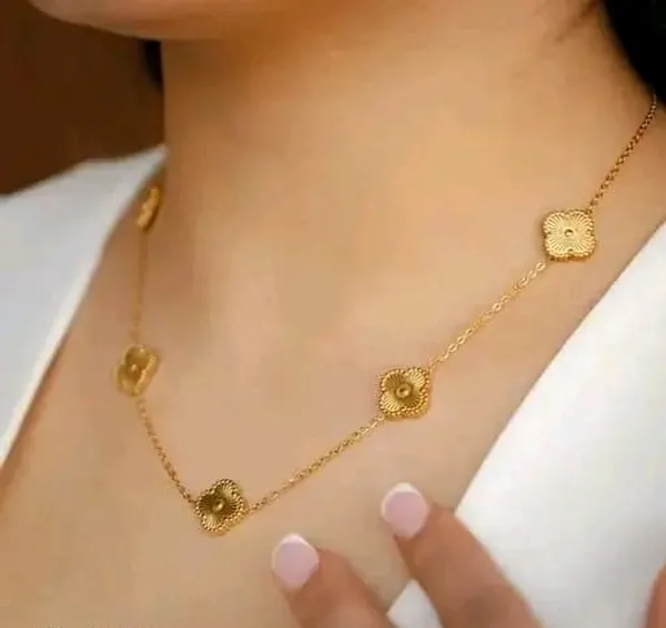 Midnight_Clove_Charm_Necklace