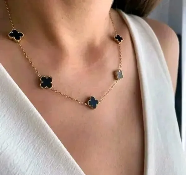 Midnight_Clove_Charm_Necklace