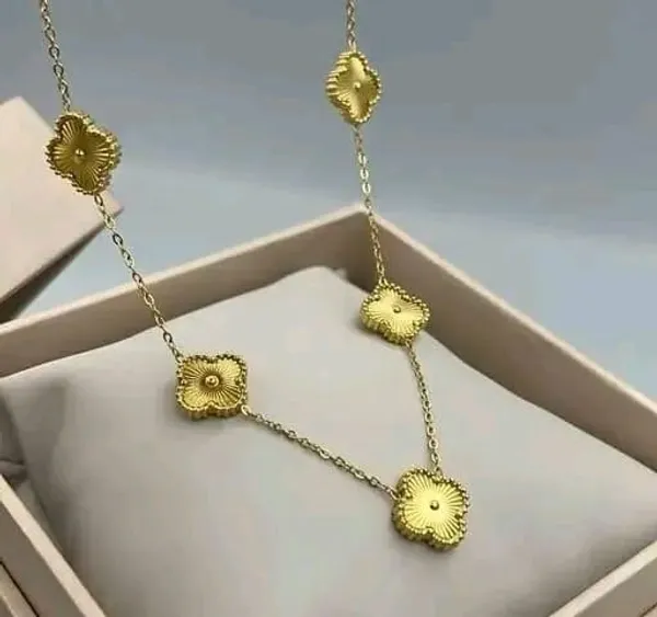 Midnight_Clove_Charm_Necklace