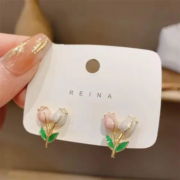 Premium_gold-plated_finish_Tulip_Earring_