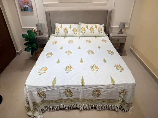 Royal_Bedspread_Hand_Blocked