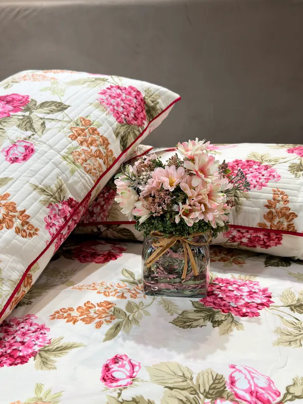 Spring_Floral_Bedspread_With_Quilted_Pillow_Case