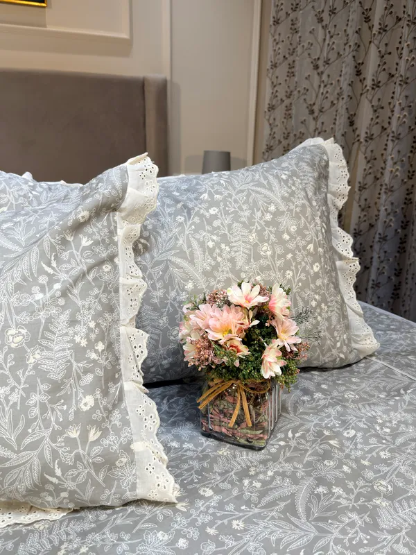 Petals_Ruffled_Bed_Sheet_Set