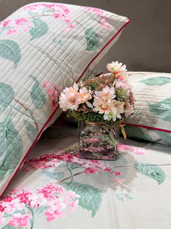 Spring_Floral_Bedspread_With_Quilted_Pillow_Case