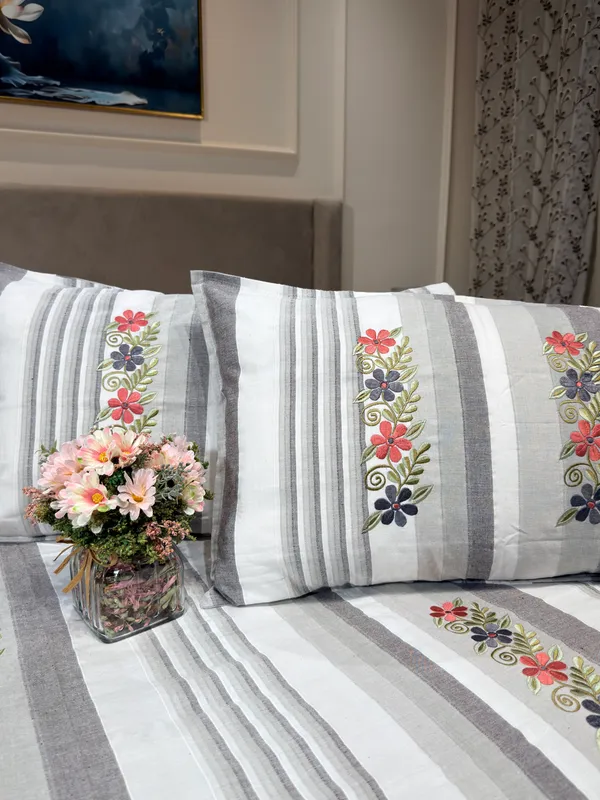 White_Grey_Floral_Stripe_Bed_Sheet_Set
