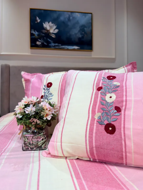 Pink_Striped_Floral_Print_Bedsheet