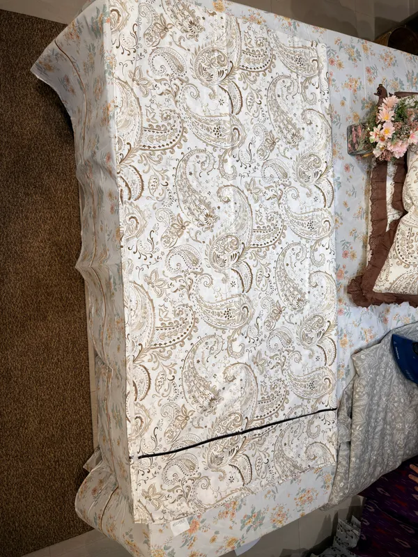 Petals_Ruffled_Bed_Sheet_Set