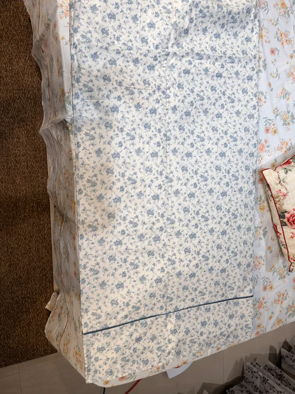 Petals_Ruffled_Bed_Sheet_Set