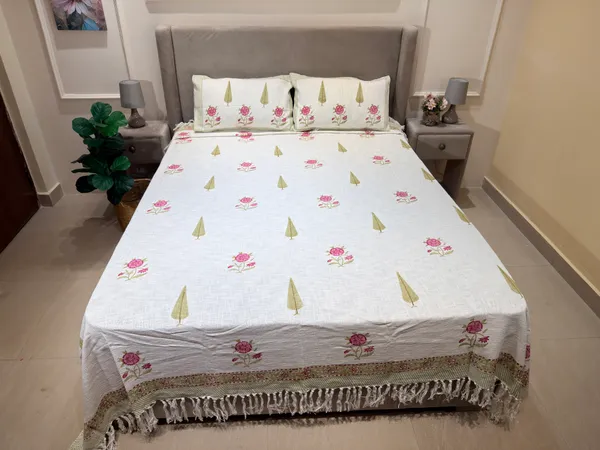 Royal_Bedspread_Hand_Blocked