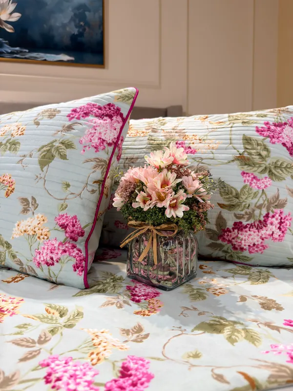 Spring_Floral_Bedspread_With_Quilted_Pillow_Case
