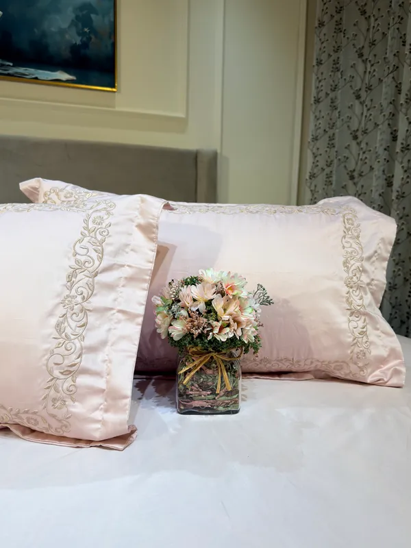 Royal_Embellished_Embroidered_Bed_Sheets