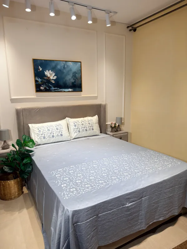 Grey_Floral_Print_King_Size_Bed_Sheet