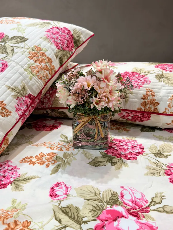 Spring_Floral_Bedspread_With_Quilted_Pillow_Case