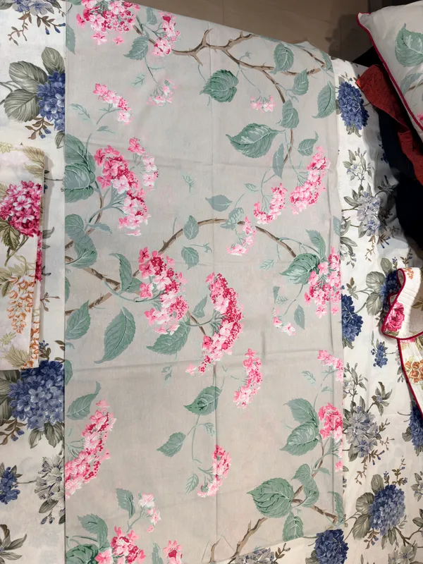 Spring_Floral_Bedspread_With_Quilted_Pillow_Case