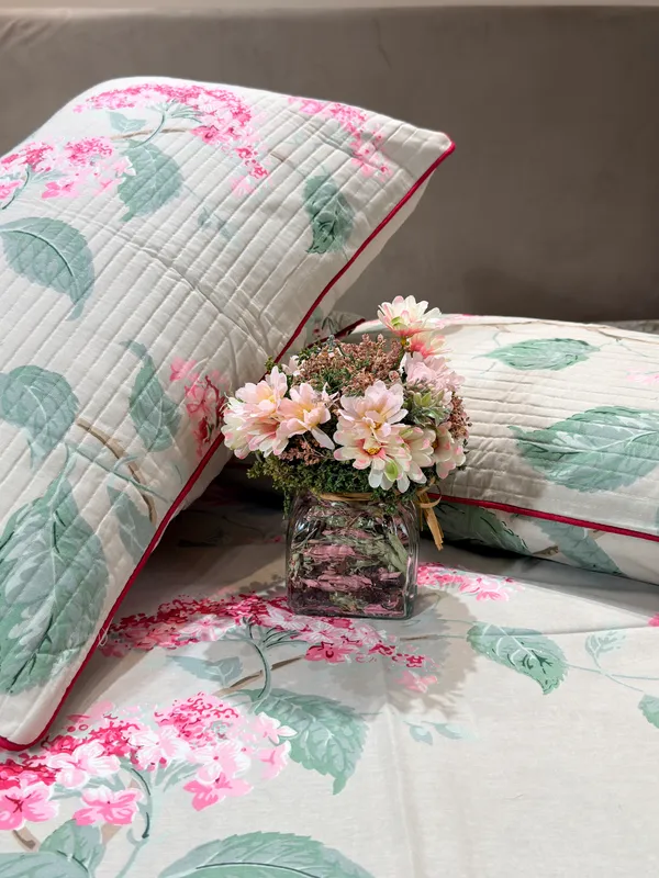 Spring_Floral_Bedspread_With_Quilted_Pillow_Case