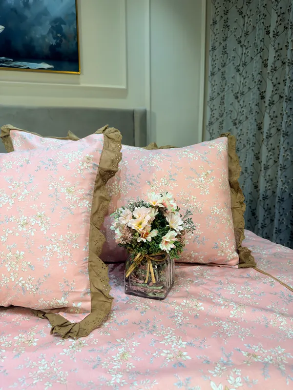 Petals_Ruffled_Bed_Sheet_Set
