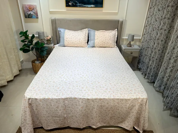 Beige_Bed_Sheet