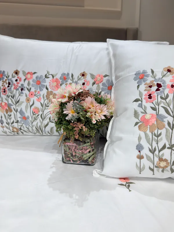 White_Floral_Botanical_Bed_Sheet_Set