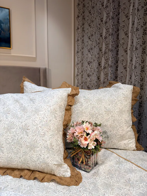 Petals_Ruffled_Bed_Sheet_Set