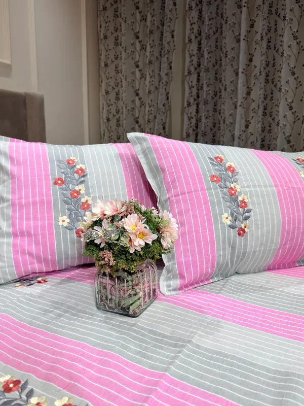 Pink_Grey_Striped_Floral_Bed_Sheet_Set