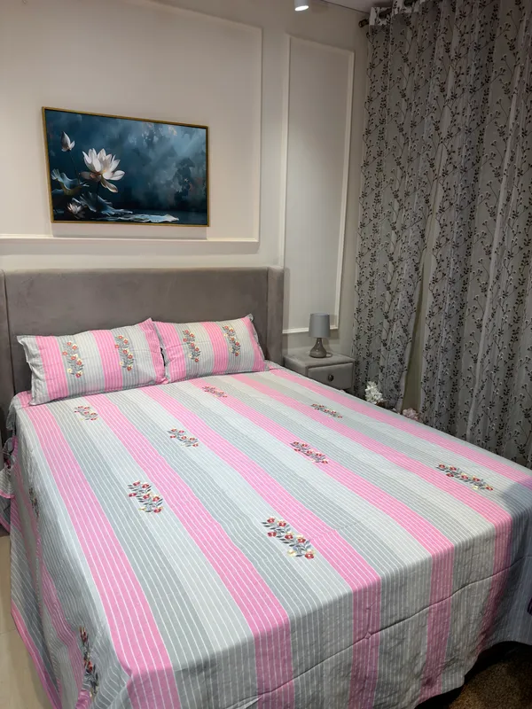 Pink_Grey_Striped_Floral_Bed_Sheet_Set