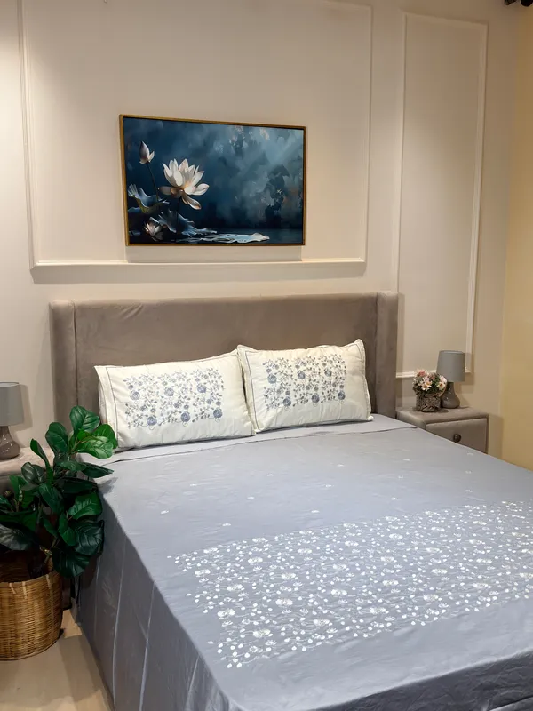 Grey_Floral_Print_King_Size_Bed_Sheet