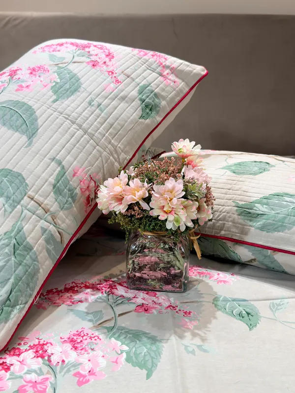Spring_Floral_Bedspread_With_Quilted_Pillow_Case
