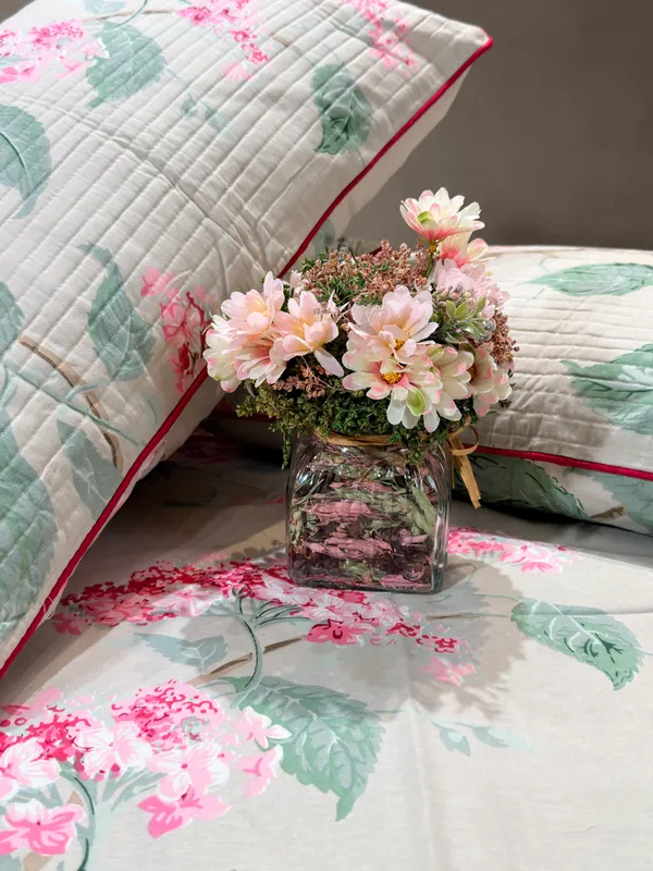 Spring_Floral_Bedspread_With_Quilted_Pillow_Case