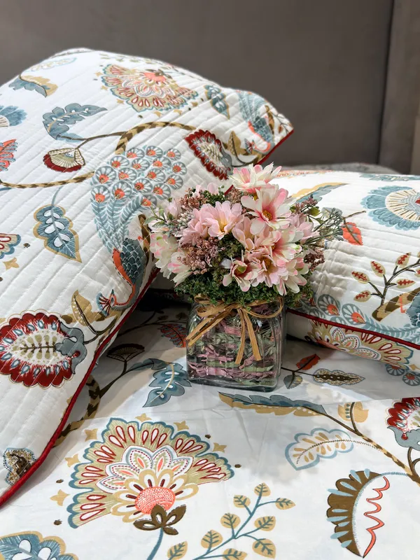Spring_Floral_Bedspread_With_Quilted_Pillow_Case