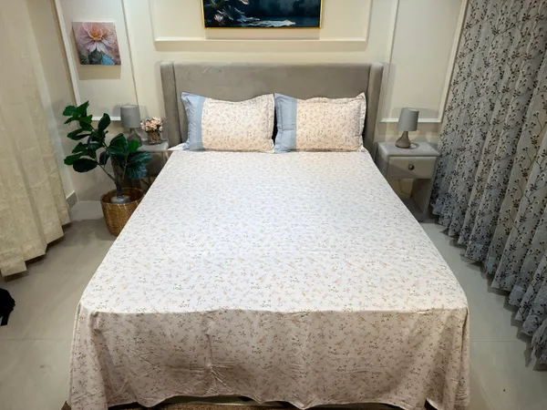 Beige_Bed_Sheet