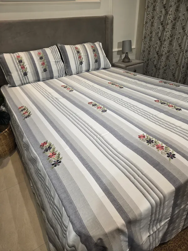 White_Grey_Floral_Stripe_Bed_Sheet_Set