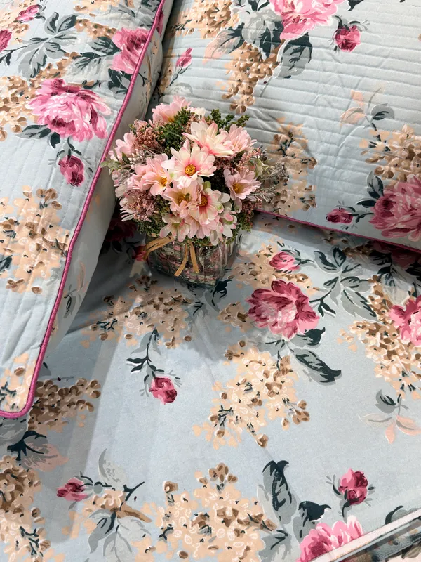 Spring_Floral_Bedspread_With_Quilted_Pillow_Case