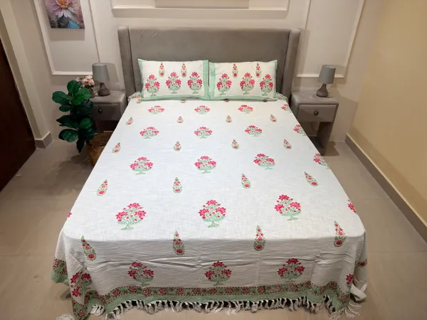 Royal_Bedspread_Hand_Blocked