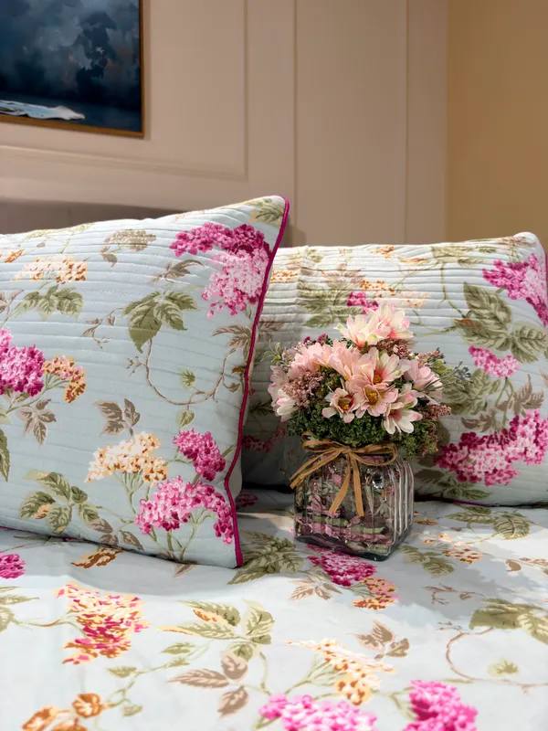 Spring_Floral_Bedspread_With_Quilted_Pillow_Case